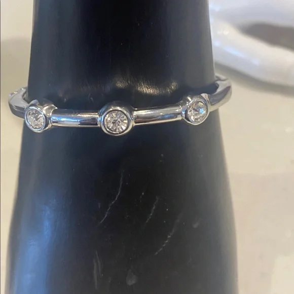 Elegant Silver Bracelet With 6 Crystal Stone. - Picture 4 of 7